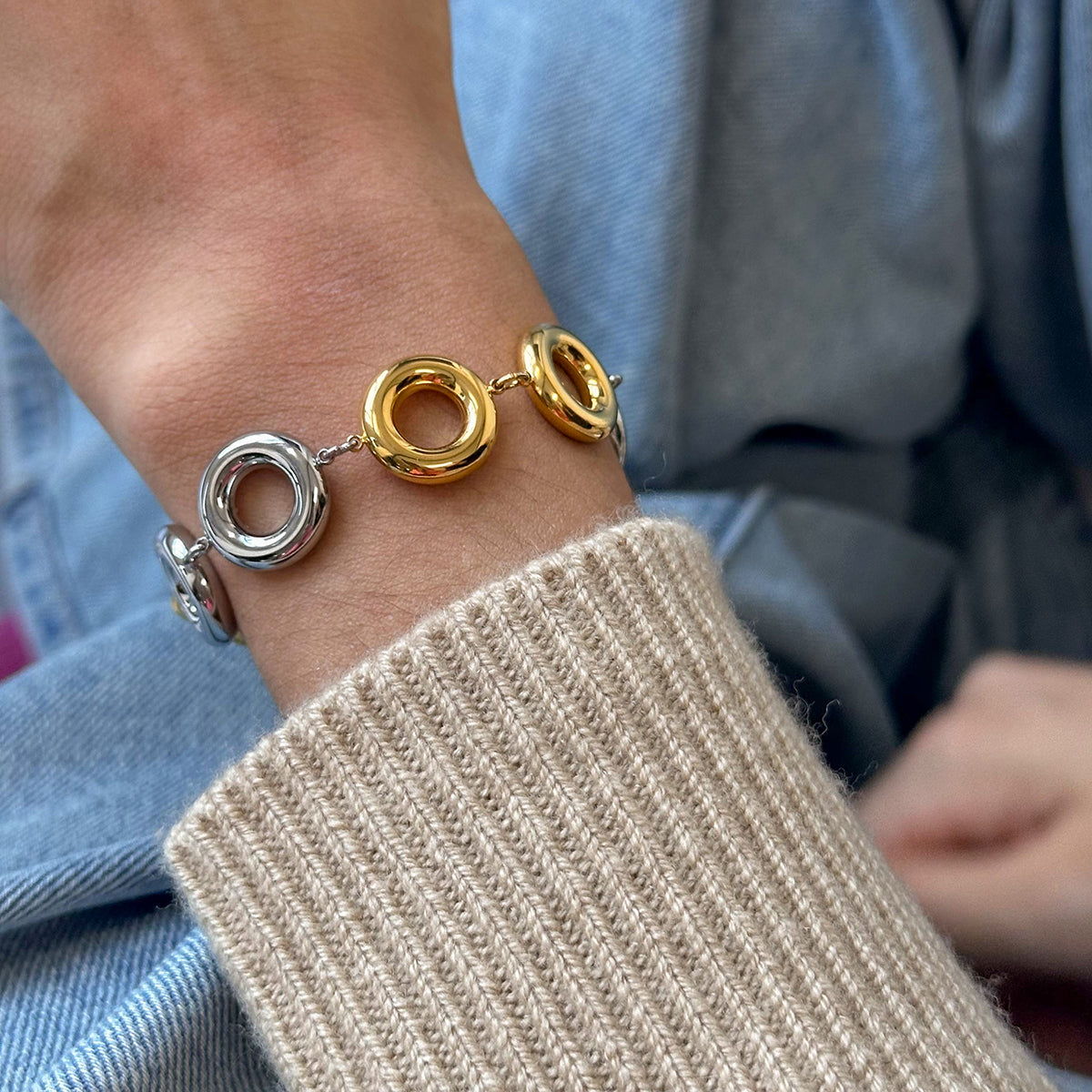 Double O Bracelet